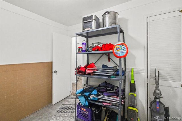 12072 Rockland, Redford, MI 48239