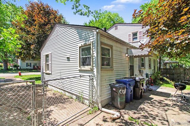 12072 Rockland, Redford, MI 48239