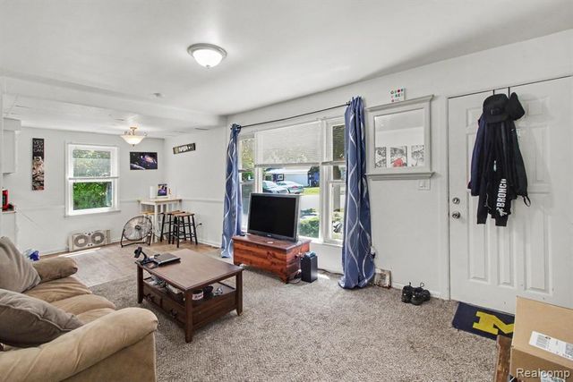 12072 Rockland, Redford, MI 48239