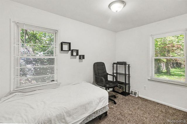 12072 Rockland, Redford, MI 48239