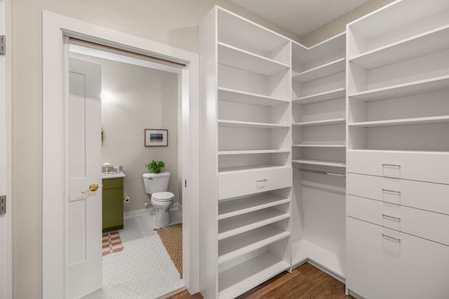 450 SW 7th Street 104, Des Moines, IA 50309