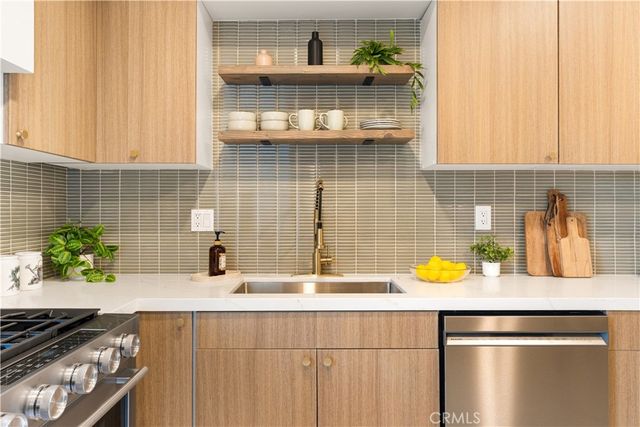 530 W Elm Avenue, Fullerton, CA 92832