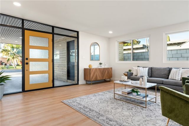 530 W Elm Avenue, Fullerton, CA 92832