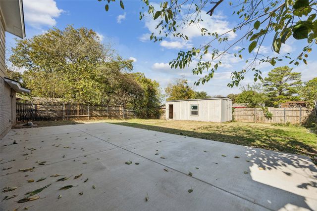 702 Shelmar Drive, Euless, TX 76039