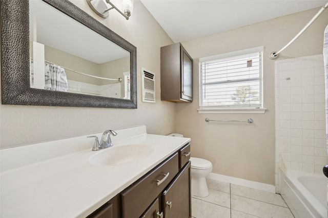 702 Shelmar Drive, Euless, TX 76039