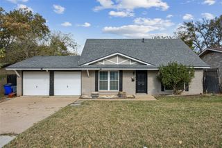 702 Shelmar Drive, Euless, TX 76039