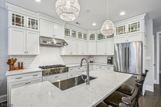 11 Concord Ct, Warren Twp., NJ 07059