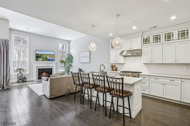 11 Concord Ct, Warren Twp., NJ 07059