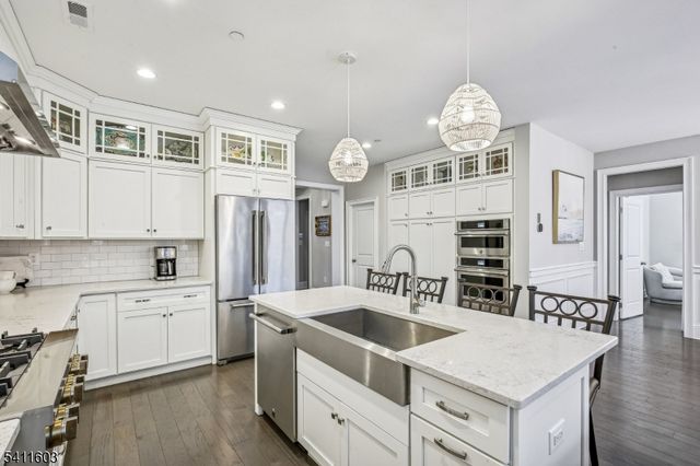 11 Concord Ct, Warren Twp., NJ 07059