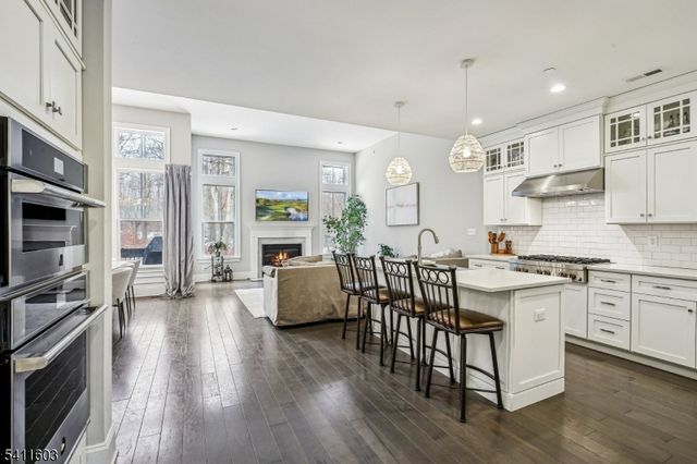 11 Concord Ct, Warren Twp., NJ 07059