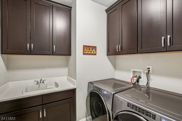 11 Concord Ct, Warren Twp., NJ 07059