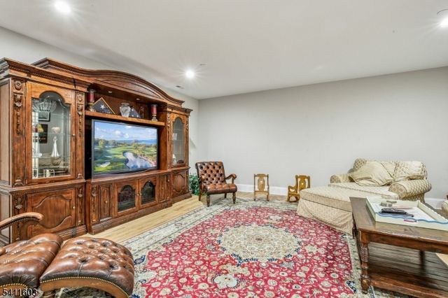 11 Concord Ct, Warren Twp., NJ 07059