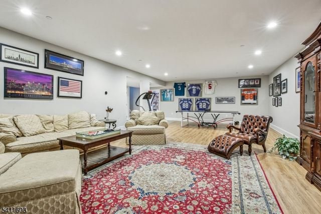 11 Concord Ct, Warren Twp., NJ 07059