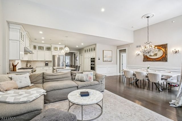 11 Concord Ct, Warren Twp., NJ 07059