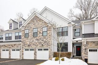 11 Concord Ct, Warren Twp., NJ 07059