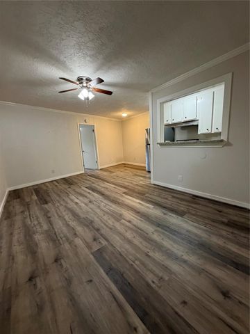 4811 Oakland Street 6, Houston, TX 77023