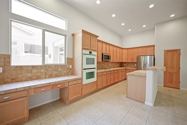 92 Canada del Rancho, Santa Fe, NM 87508
