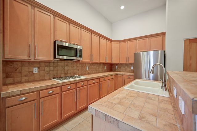 92 Canada del Rancho, Santa Fe, NM 87508