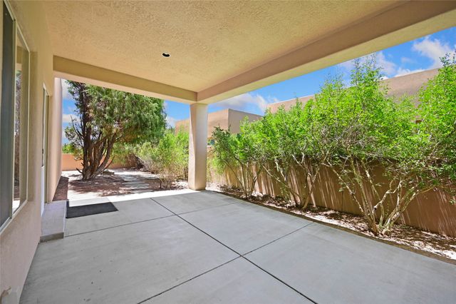 92 Canada del Rancho, Santa Fe, NM 87508