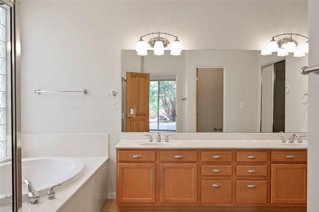 92 Canada del Rancho, Santa Fe, NM 87508