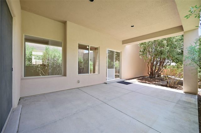 92 Canada del Rancho, Santa Fe, NM 87508