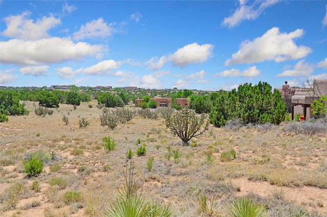 92 Canada del Rancho, Santa Fe, NM 87508