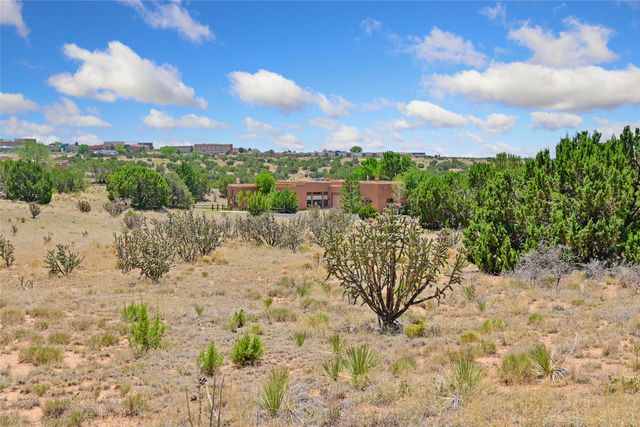 92 Canada del Rancho, Santa Fe, NM 87508