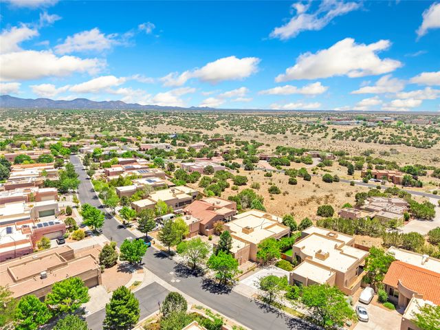 92 Canada del Rancho, Santa Fe, NM 87508