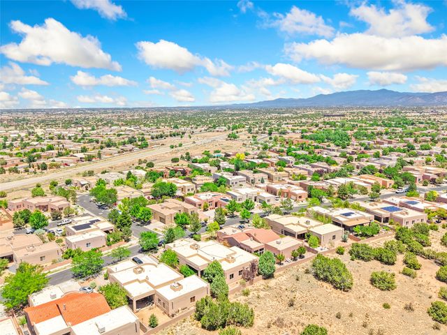 92 Canada del Rancho, Santa Fe, NM 87508