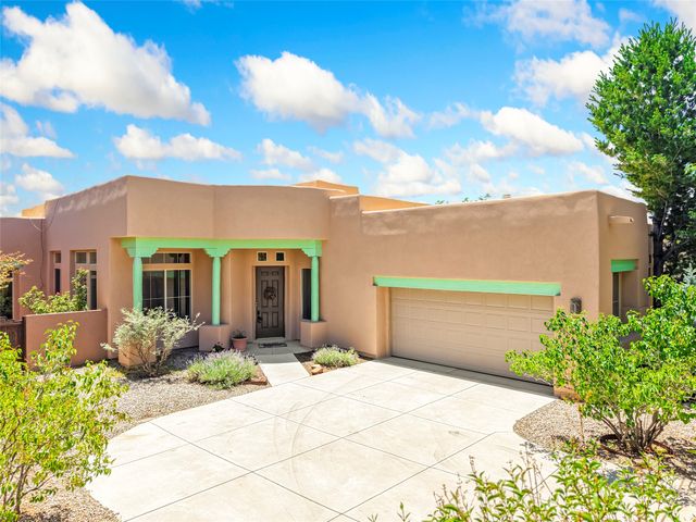 92 Canada del Rancho, Santa Fe, NM 87508