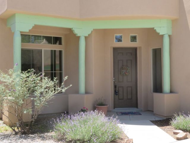 92 Canada del Rancho, Santa Fe, NM 87508