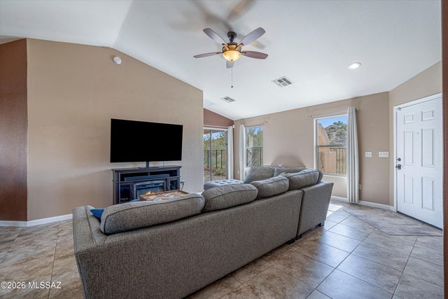 10790 S April Spring Place, Vail, AZ 85641