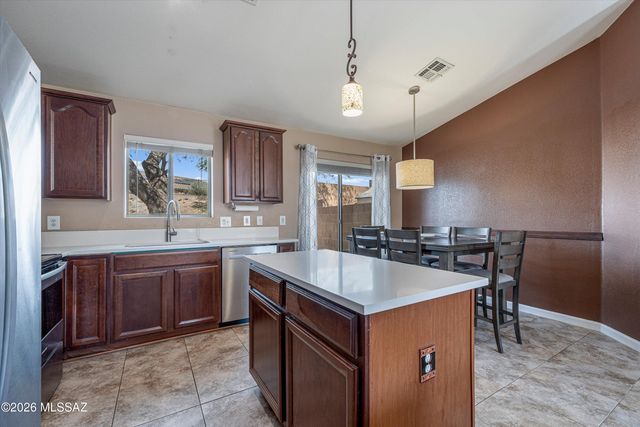 10790 S April Spring Place, Vail, AZ 85641