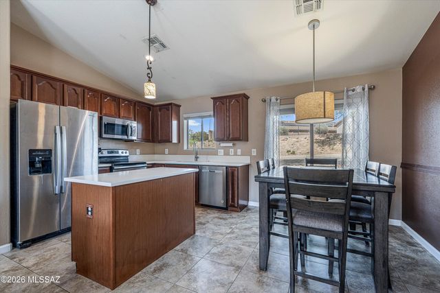 10790 S April Spring Place, Vail, AZ 85641