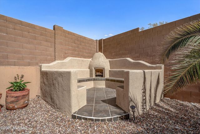10790 S April Spring Place, Vail, AZ 85641
