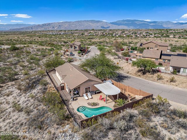 10790 S April Spring Place, Vail, AZ 85641