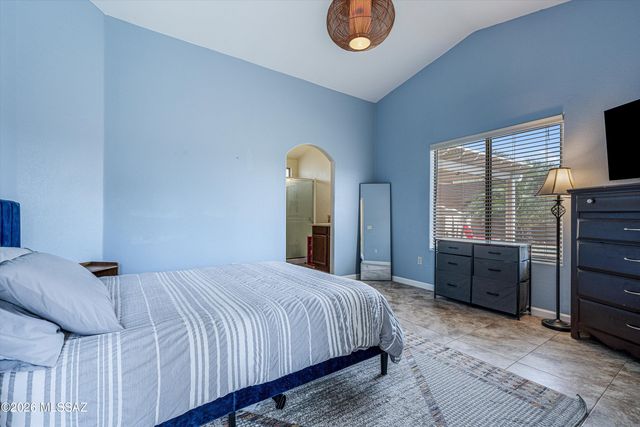 10790 S April Spring Place, Vail, AZ 85641