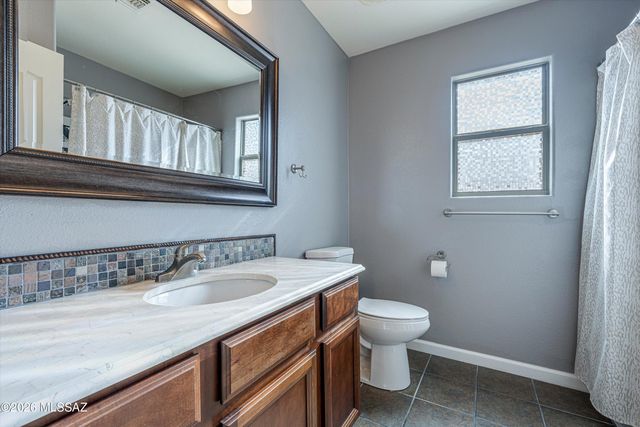 10790 S April Spring Place, Vail, AZ 85641