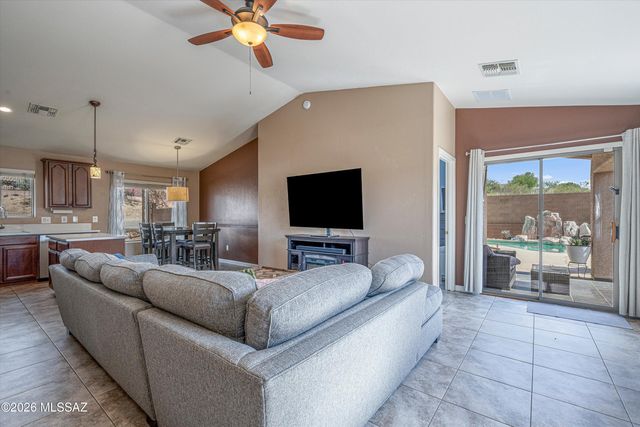10790 S April Spring Place, Vail, AZ 85641