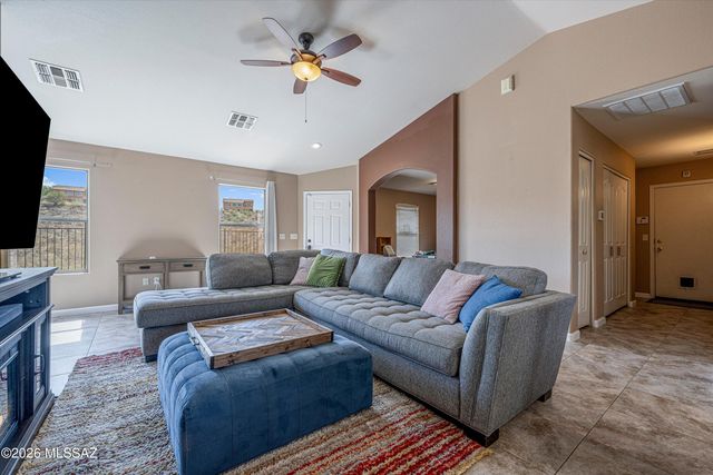 10790 S April Spring Place, Vail, AZ 85641