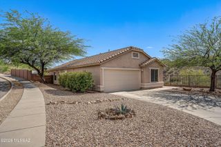 10790 S April Spring Place, Vail, AZ 85641