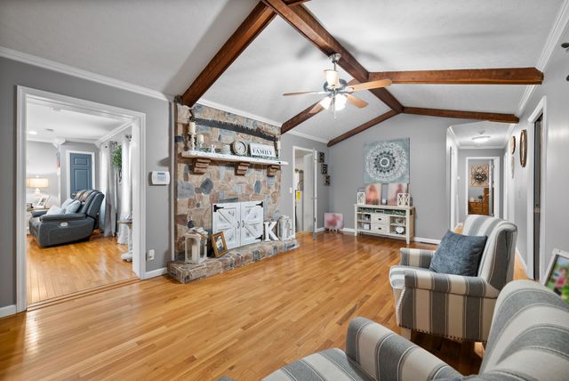 283 Lady Ln, Ashland City, TN 37015