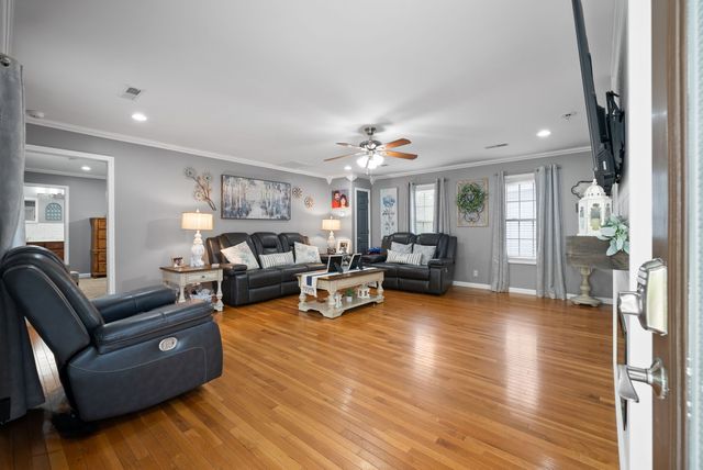 283 Lady Ln, Ashland City, TN 37015