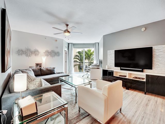 235 NE 1st Street 413, Delray Beach, FL 33444