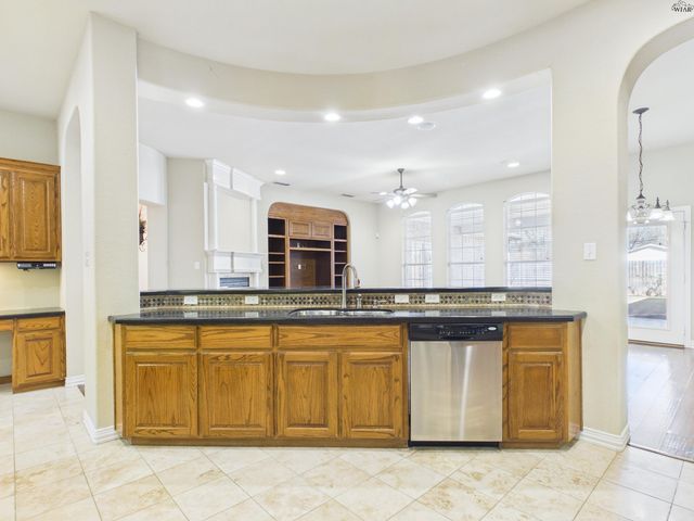 4811 BRIDGE CREEK DRIVE, Wichita Falls, TX 76308