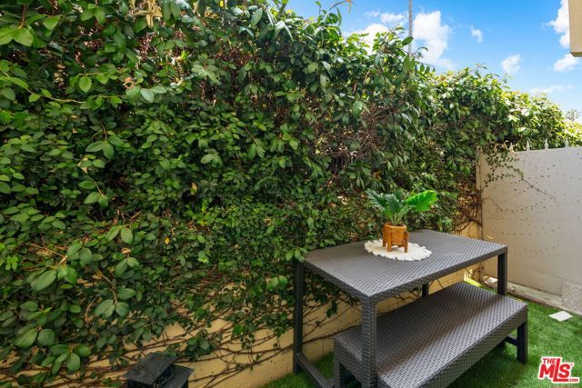 843 N Martel Avenue 2, Los Angeles, CA 90046