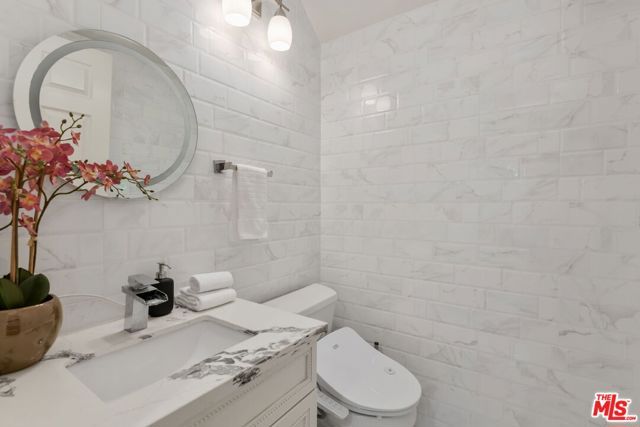 843 N Martel Avenue 2, Los Angeles, CA 90046