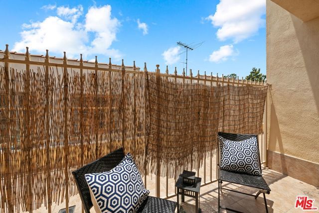 843 N Martel Avenue 2, Los Angeles, CA 90046