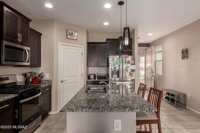 11308 S Weismann Drive, Vail, AZ 85641