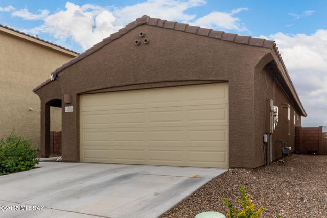11308 S Weismann Drive, Vail, AZ 85641
